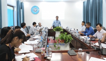 Ông Hà Anh Dũng - Phó Trưởng Ban Thường trực Ban Tổ chức Cuộc thi Sáng tạo Robocon mini, Giám đốc Sở Khoa học và Công nghệ tỉnh Bình Phước phát biểu tại cuộc họp