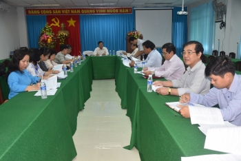 TS. Nguyễn Văn Khang - Chủ tịch LHH Tiền Giang – Chủ tịch Hội đồng giám khảo chủ trì cuộc họp.