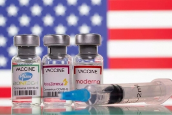 Các loại vắc xin Covid-19 đang được sử dụng. Ảnh: Reuters