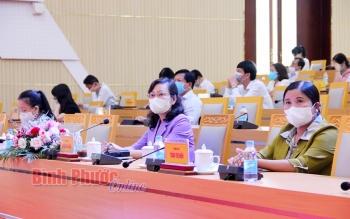 Các đồng chí trong Thường trực Tỉnh ủy, HĐND, UBND, UBMTTQ Việt Nam tỉnh dự hội nghị tại điểm cầu của tỉnh