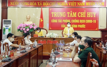 Chủ tịch UBND tỉnh, Chỉ huy trưởng Trung tâm chỉ huy công tác phòng, chống dịch Covid-19 tỉnh Trần Tuệ Hiền kết luận cuộc họp