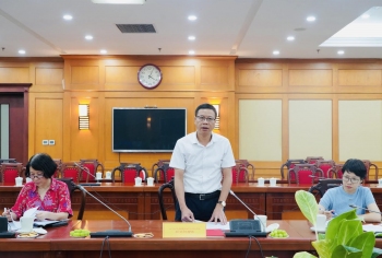 Đồng chí Lê Xuân Định phát biểu tại buổi làm việc