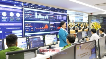 Chủ tịch UBND tỉnh Bình Phước Trần Tuệ Hiền thăm Trung tâm Điều hành thông minh (IOC) Bình Phước