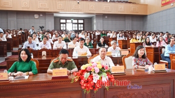 Các nhân sĩ, trí thức, nhà khoa học, văn nghệ sĩ có nhiều đóng góp vào sự phát triển của tỉnh