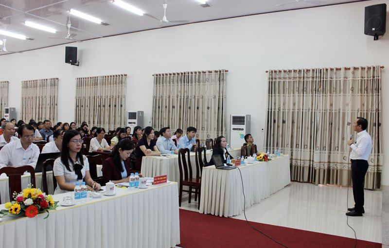 Phó bí thư Thành ủy, Chủ tịch UBND Thành phố Đồng Xoài Nguyễn Minh Bình trình bày kế hoạch phát triển giai đoạn 2020 - 2025, tầm nhìn 2030