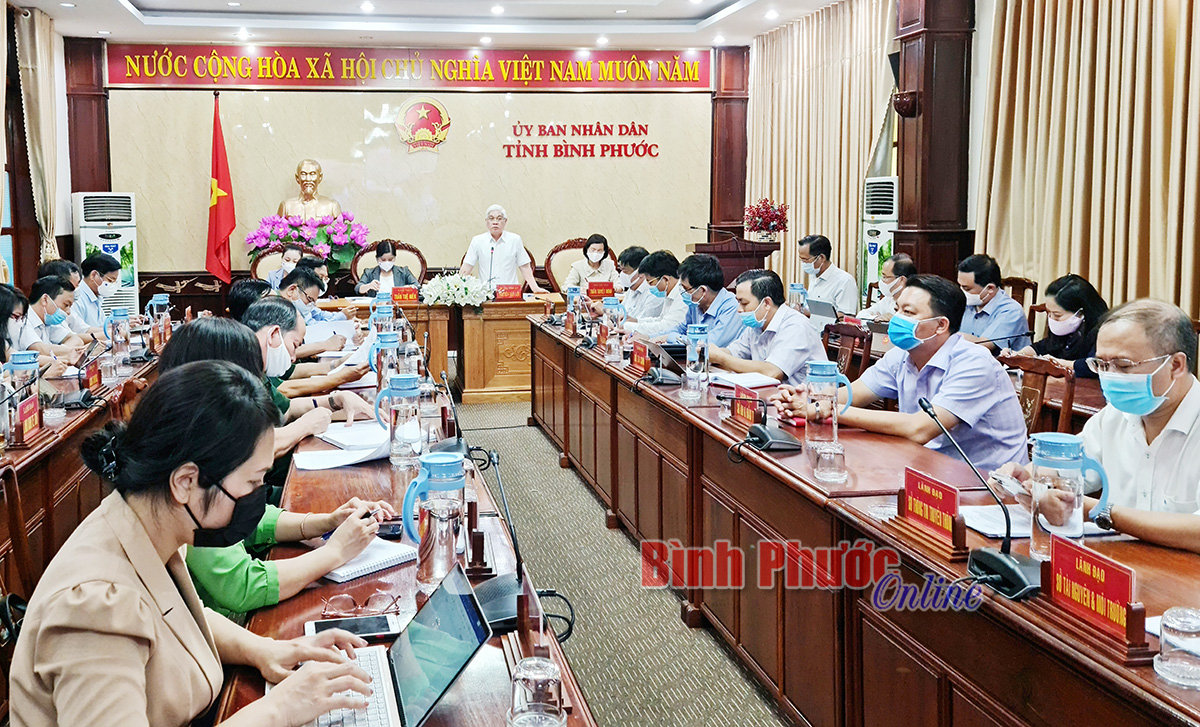Ủy viên Trung ương Đảng, Bí thư Tỉnh ủy Nguyễn Văn Lợi yêu cầu toàn bộ hệ thống chính trị phải tập trung cao độ trong phòng, chống Covid-19