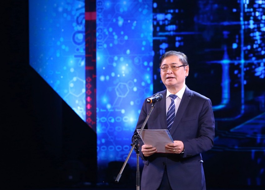 Chủ tịch Liên hiệp Hội Việt Nam, Chủ tịch Qũy VIFOTEC Phan Xuân Dũng phát biểu khai mạc Lễ trao giải