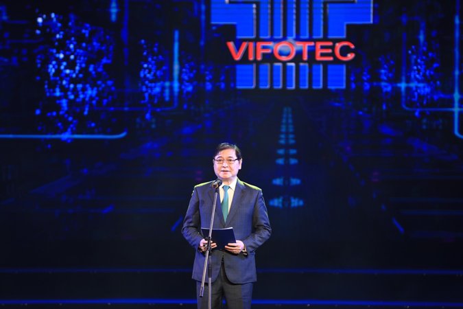Chủ tịch Liên hiệp Hội Việt Nam, Trưởng ban Tổ chức Cuộc thi – TSKH Phan Xuân Dũng phát biểu khai mạc