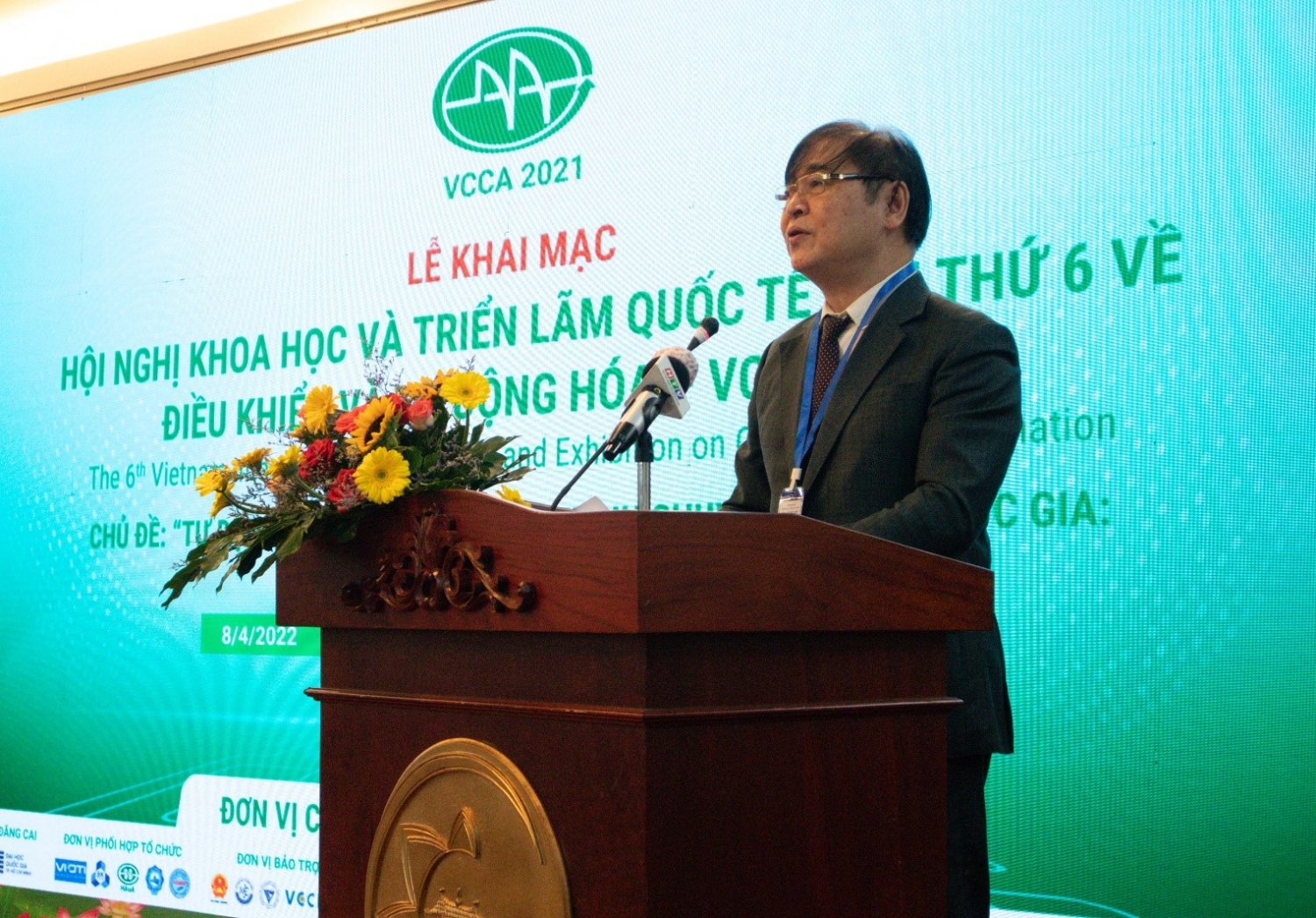 Chủ tịch Liên hiệp Hội Việt Nam Phan Xuân Dũng phát biểu chúc mừng VCCA 21