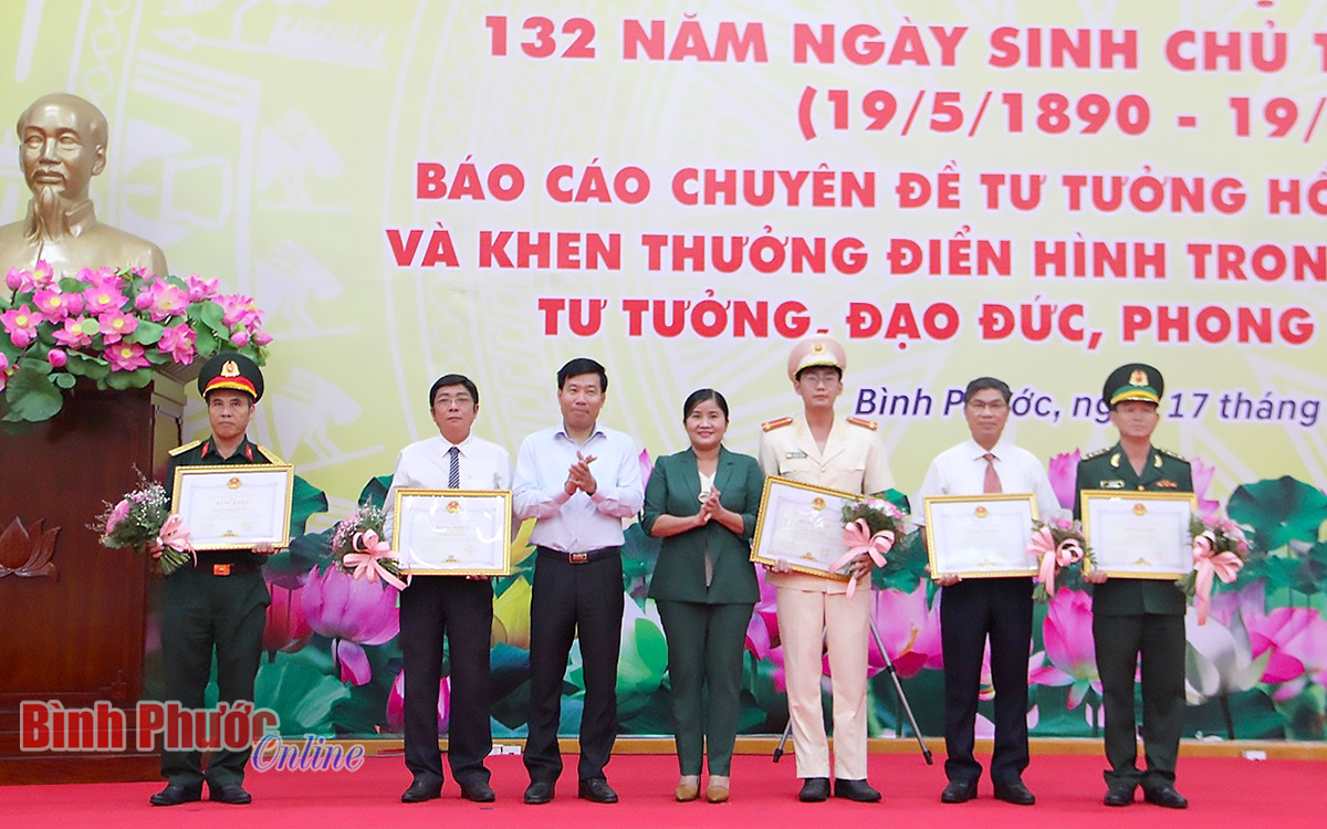 2 tập thể và 3 cá nhân được lãnh đạo tỉnh tặng bằng khen có thành tích tiêu biểu và là điển hình trong học tập và làm theo tư tưởng, đạo đức, phong cách Hồ Chí Minh năm 2022