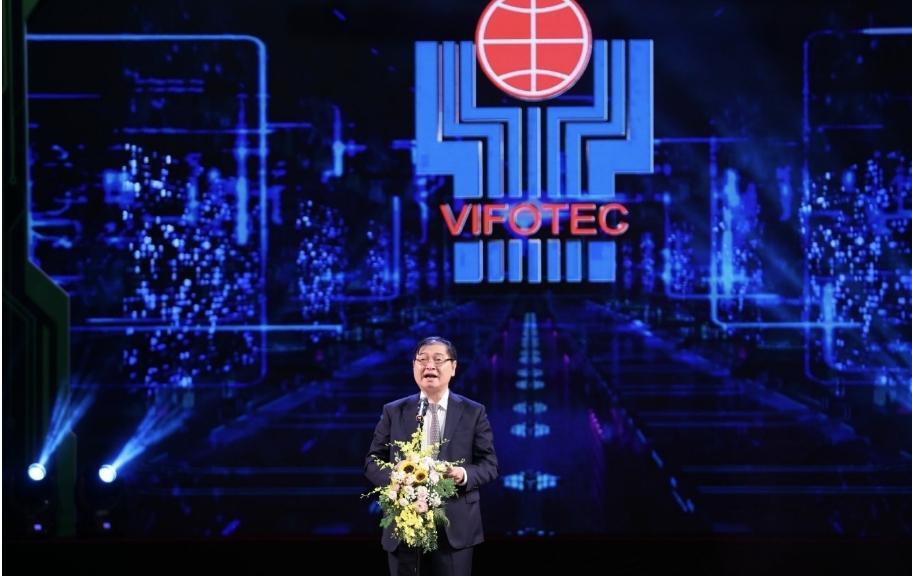Chủ tịch Liên hiệp các Hội Khoa học và Kỹ thuật Việt Nam, Chủ tịch Quỹ VIFOTEC, Trưởng ban Chỉ đạo cuộc thi Ph an Xuân Dũng phát biểu khai mạc
