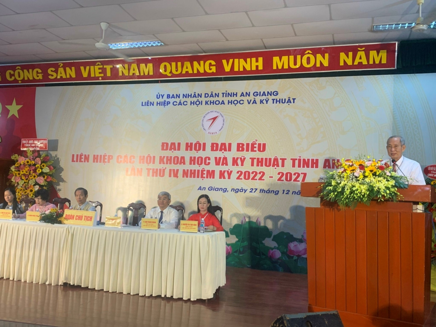 Ông Lê Minh Tùng, Chủ tịch Liên hiệp các Hội Khoa học và Kỹ thuật tỉnh nhiệm kỳ 2017-2022phát biểu khai mạc