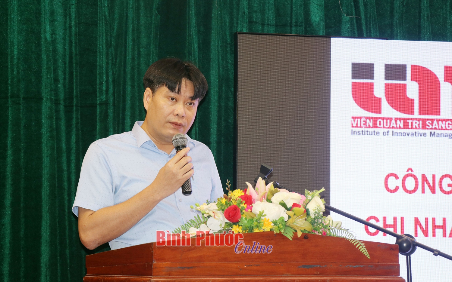 Tiến sĩ Nguyễn Tuấn Anh, Viện trưởng Viện Quản trị sáng tạo phát biểu tại buổi lễ