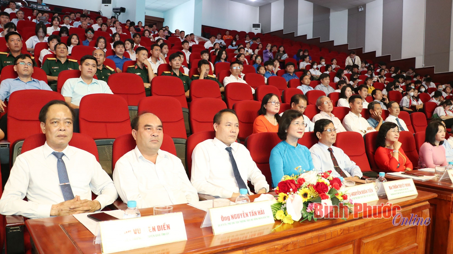 Các đại biểu tham dự lễ tổng kết, trao giải Cuộc thi sáng tạo thanh thiếu niên, nhi đồng tỉnh Bình Phước lần thứ XVI và Hội thi sáng tạo kỹ thuật tỉnh lần thứ VII (2022-2023)