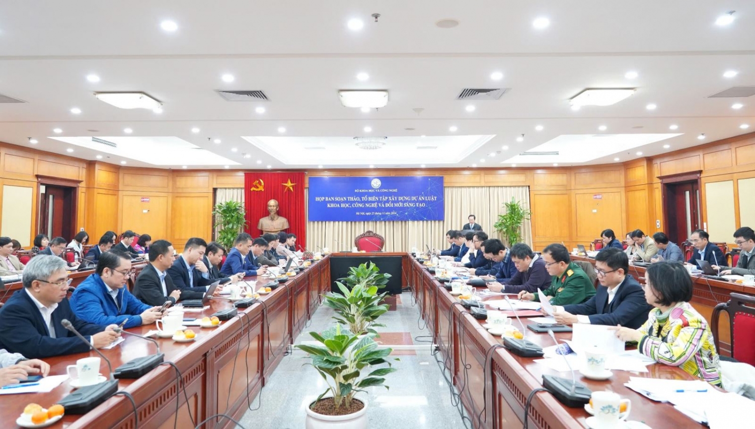 Toàn cảnh Phiên họp.