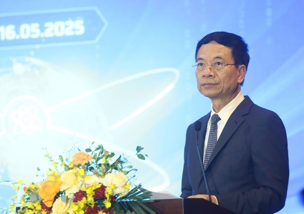 bo truong nguyen manh hung