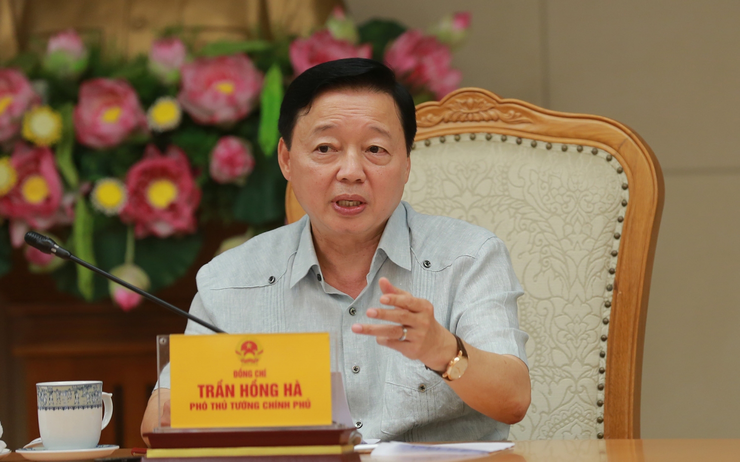 Phó Thủ tướng Trần Hồng Hà yêu cầu Bộ Xây dựng, đơn vị tư vấn tiếp tục cập nhật số liệu về những đoạn tuyến cao tốc cần tập trung đầu tư hoàn chỉnh để bảo đảm tiêu chí an toàn, đáp ứng được tốc độ tăng trưởng lưu lượng vận tải, cũng như hiệu quả khai thác